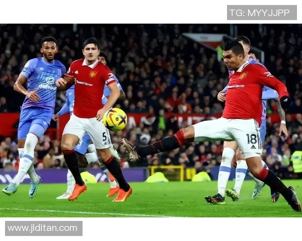 曼联19岁新星闪耀英超：力压约罗，他如何成为老特拉福德的未来？